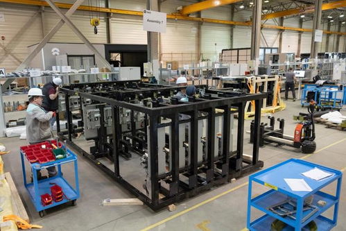 共話中國(guó)經(jīng)濟(jì)新機(jī)遇 專訪匈牙利經(jīng)濟(jì)部長(zhǎng)納吉，解析電動(dòng)汽車技術(shù)是機(jī)遇而非威脅